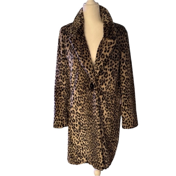 Like new! Express faux fur leopard print coat M - Picture 2 of 11